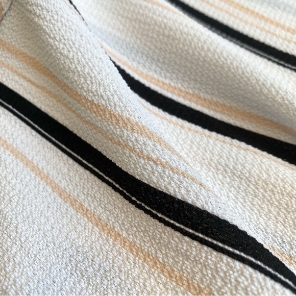 Urbanology NWOT S/M White Sleeveless Blouse w Black & Peach Vertical Stripes - Picture 7 of 9